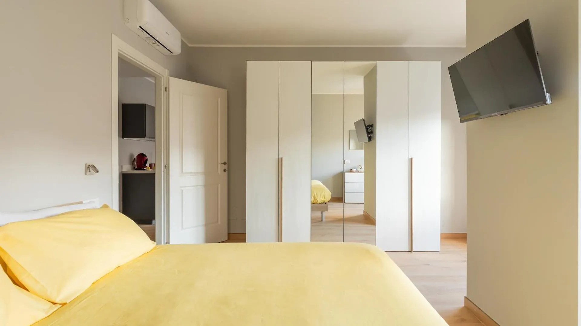 Laura Home Rome