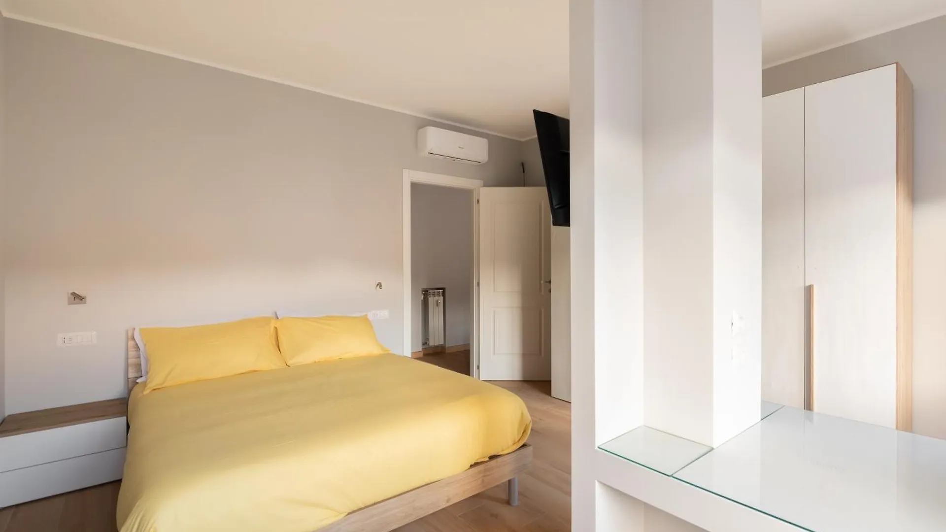 Laura Home Rome Italy