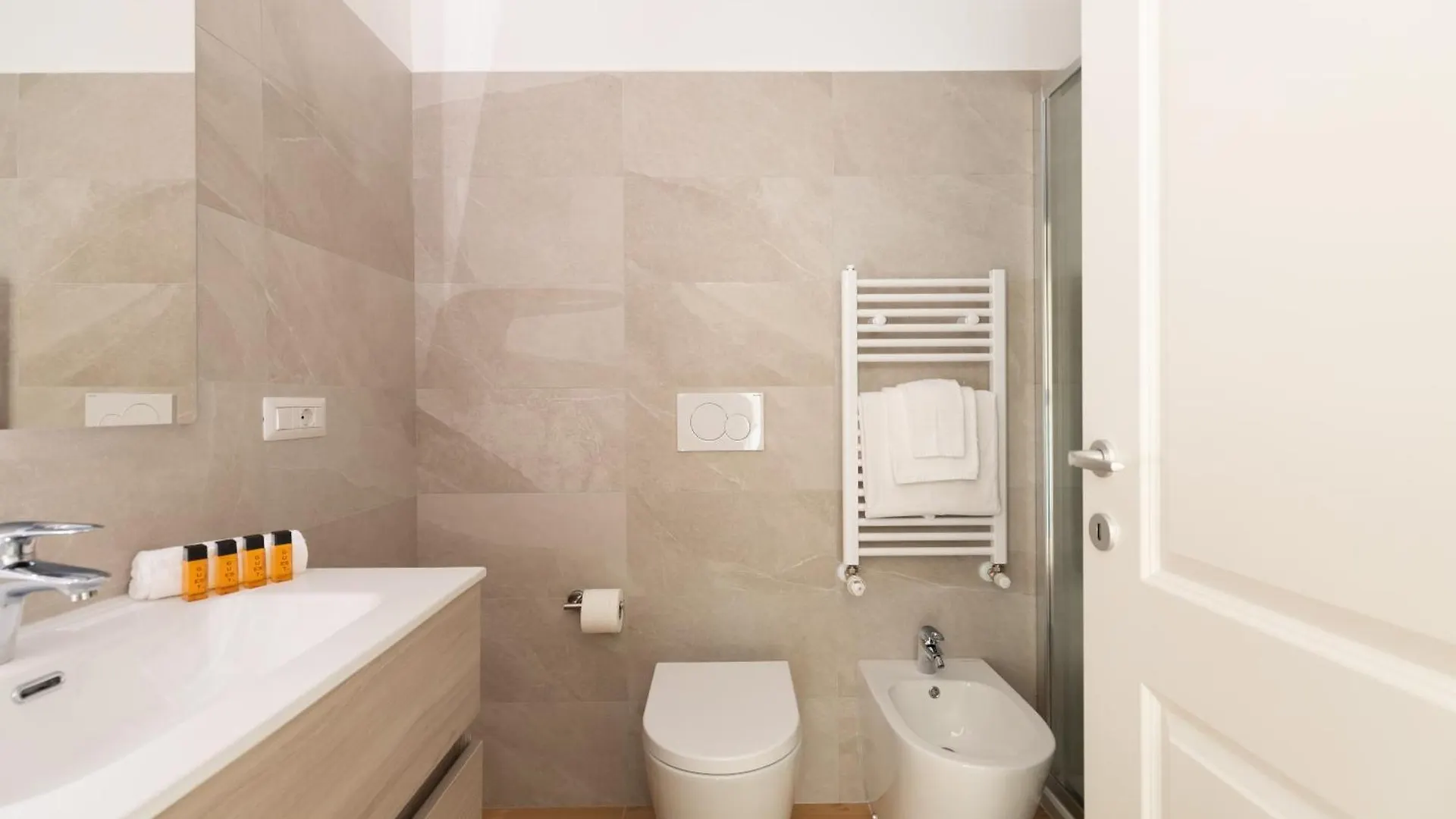 Laura Home Rome